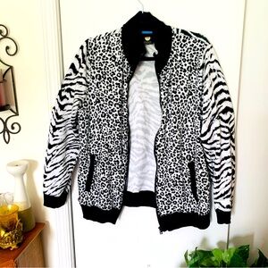 Jones New York Sport Light Zebra Cheetah Front Zip Jacket Pockets Black trim XL